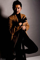 组图：涂松岩示范商务男装帅气穿搭