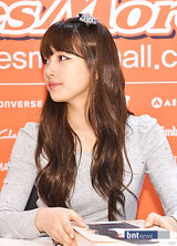 组图：miss A首尔办签名会 满面笑容尽显亲和