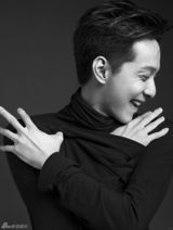 组图：刘智扬黑白写真质感演绎阳光型男
