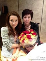 组图：群星母亲节晒合影 王力宏蔡依林最似妈妈