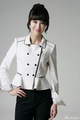 组图：马晓灿清新写真 双手合十期待完美爱情