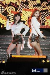 组图：众韩星开唱 EXO-K霸气T-ara性感