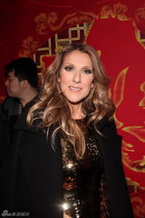 组图：央视春晚落幕 众星亮相后台露轻松笑容