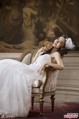 组图：AngelaBaby纯白婚纱梦幻 憧憬简单婚礼