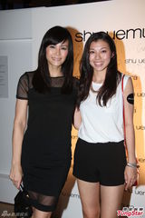 组图：周秀娜性感亮相上围丰满 称享受单身