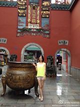 组图：冰粉妹妹走红似周冬雨 辍学摆摊供妹上学