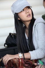 组图：《非诚勿扰2》主创做客 三女星造型各异