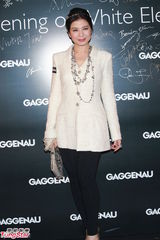 组图：赵世曾携出柜女儿亮相 钟楚红甜笑妩媚