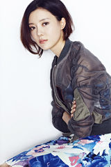 组图：白富美车晓成收视黑马 新写真清爽明媚