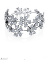 高清图：莫文蔚今日大婚 婚礼钻饰首度曝光