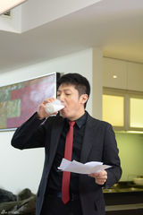 撒贝宁起床穿衣[12\/13]组图:撒贝宁家居装躺床