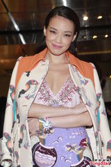 组图：舒淇大方露酥胸 朴信惠深V爆乳很有料