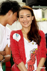 组图：舒淇何润东为公益献身 望有稳定感情