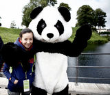 组图：董洁远赴丹麦做慈善 行走6公里募集善款