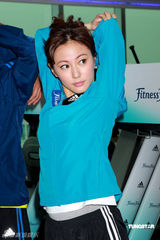 幻灯图：刘心悠跑马拉松志在健身 将来要拉男友陪跑