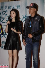 组图：《新妈妈》上海首映 陆毅与角色有共鸣