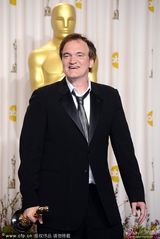 组图：奥斯卡颁奖礼后台-昆汀比剪刀手搞怪