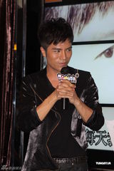 高清组图：黄智博原创大碟面世 温雅亮丽为其站台