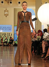 高清组图：辣妈超模米兰达-可儿现身悉尼走秀