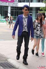 组图：陶喆蓝发义挺金曲奖 澄清炮轰评审口水战