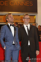 高清；《亡命驾驶》首映 导演与男主演大玩断背吻