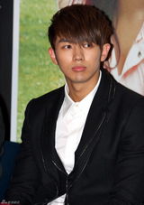 高清组图：申世京任瑟雍等宣传新片《Acoustic》