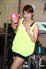 组图：丁当邀冠佑来个唱尬舞 怪兽高喊要退出