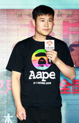 组图：赵本山携弟子亮相《老兵》开播发布会