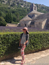 组图：曝好声音主持华少妻子近照 儿子穿龙袍