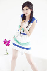 组图：戴娇倩贺岁大片气质清新不脱俗