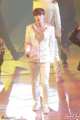 组图：东方神起开唱 劲歌热舞粉丝high不停