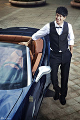 高清图：“荧幕情侣”何润东李依晓拍摄浪漫情侣大片