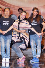 组图：严爵与麦可森PK琴艺 温岚高唱泰雅语歌曲