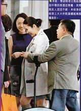 组图：黎姿穿碎花短裙身形未恢复 为保护女儿拒探访