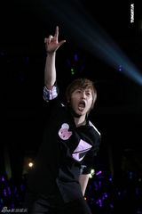 组图：五月天鸟巢开唱十万歌迷共创奇迹