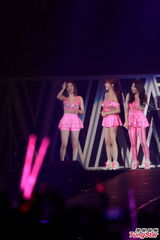 组图：少女时代香港开唱 劲歌热舞齐秀美腿