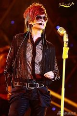 组图：李宇春生日策划 七年生日Live的六种色彩