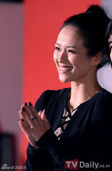 组图：章子怡李长东导演出席釜山电影节活动