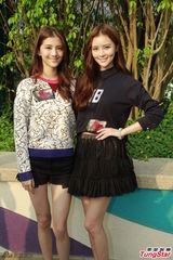 组图：吴千语亮相电影宣传 笑容优雅长腿性感