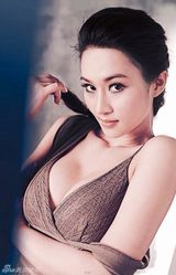 组图：“香港奶神”台湾走红 大秀36G好身材