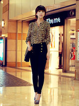 高清组图：华娱卫视主持人温婷茹一周服饰搭配