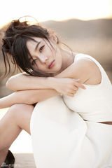 组图：袁姗姗性感白裙写真曝光 清秀婉约风独具魅力