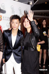 高清图：《叶问2》香港首映 甄子丹洪金宝“对决”