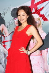 组图：《东成西就2011》首映 众主创亮相红毯