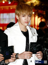 组图：韩团EXO首尔合体举办新碟粉丝签名会