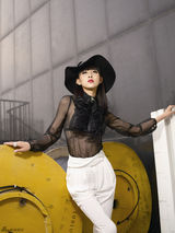 组图：贾青《鸿门宴》性感穿越 写真变冷艳杀手