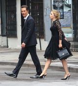 组图：马修麦康纳携手斯嘉丽 演绎老马丁广告片