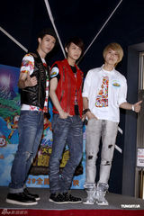 组图：JPM携机器猫做公益 第二张大碟筹备中