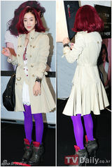 组图：韩星郑丽媛举办粉丝签名会时尚亲和