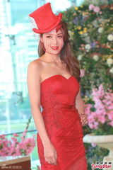 组图：张梓琳被催造人 吴千语欲旅行结婚